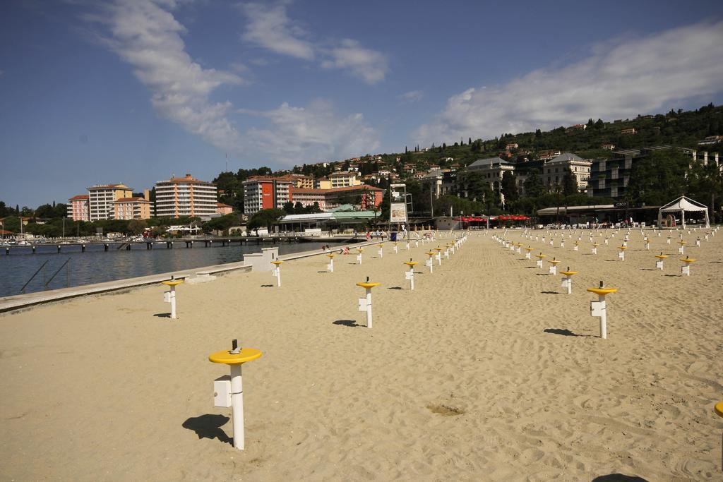 Apartments Lavanda & Cappuccino Portorose Esterno foto